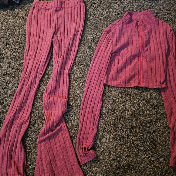 Red Ribbed Two-Piece Set - Picture 2 of 2